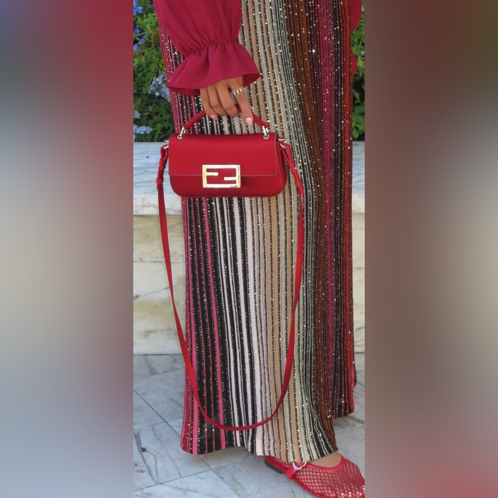 SOLD‼️Fendi mini baguette red satin crossbody bag phone pouch - Picture 5 of 11